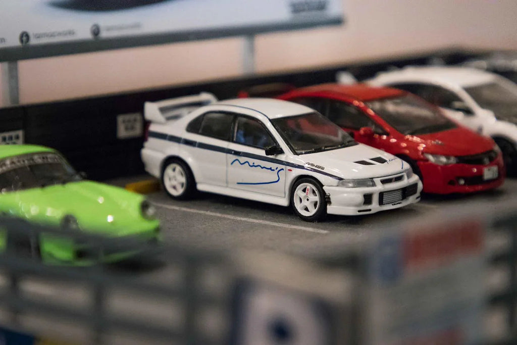 1:64 Mine's Mitsubishi Lancer EVO VI White Diecast Model Car