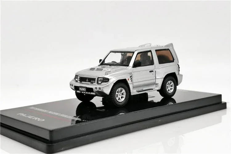 1:64 Mitsubishi Pajero EVO model car
