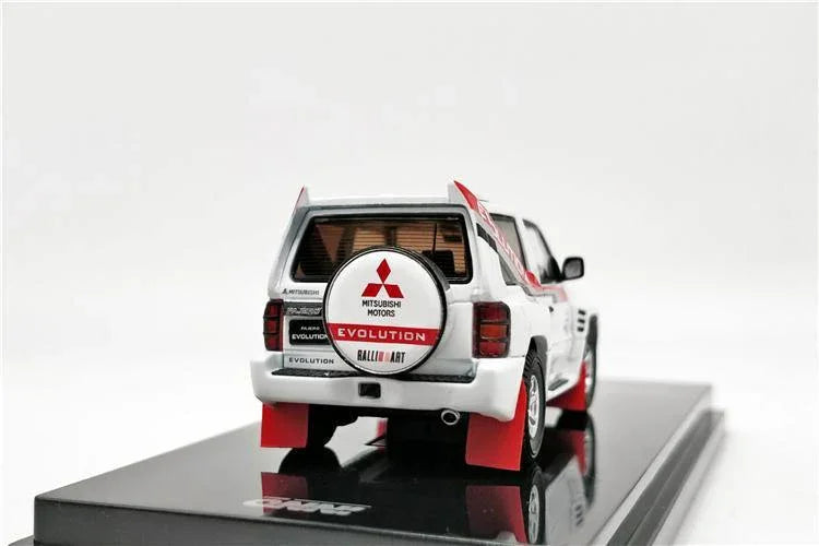 1:64 Mitsubishi Pajero EVO model car