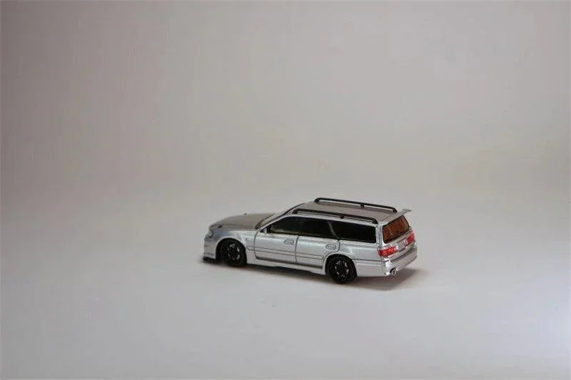 1:64 Nissan Stagea R34 facelift scale model
