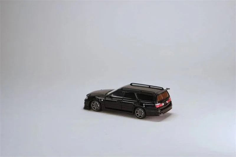 1:64 Nissan Stagea R34 facelift scale model